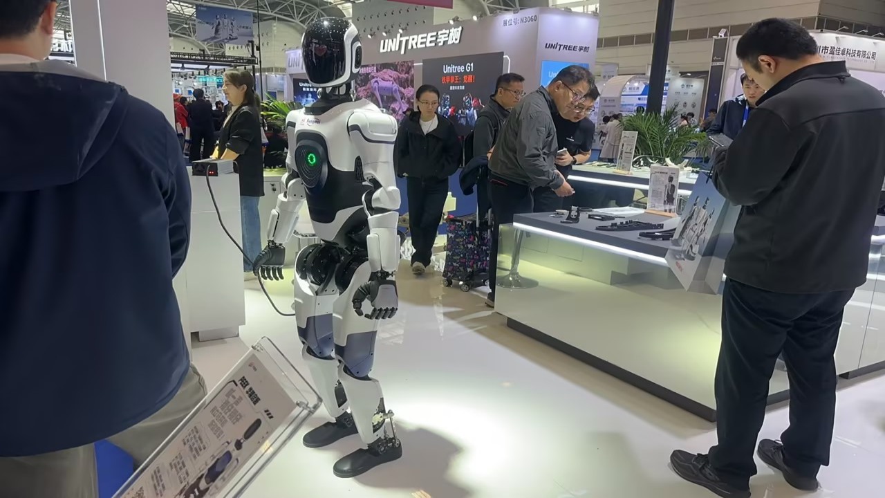 人形机器人展.jpg