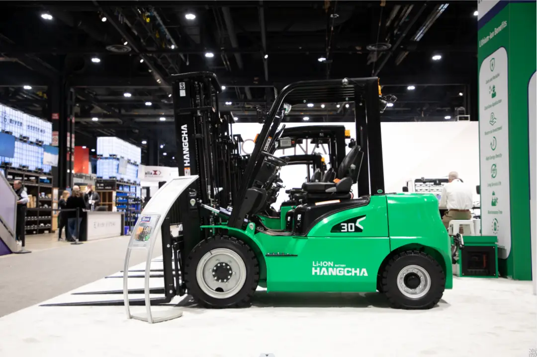 叉车及配件展区